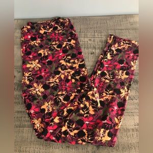 Women’s tall curvy Lularoe leggings. Worn once.